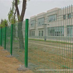 防護(hù)網(wǎng)與風(fēng)水球 家居安全與美學(xué)的巧妙融合